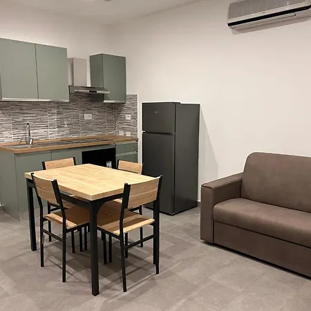 Emmeci House בית נופש *