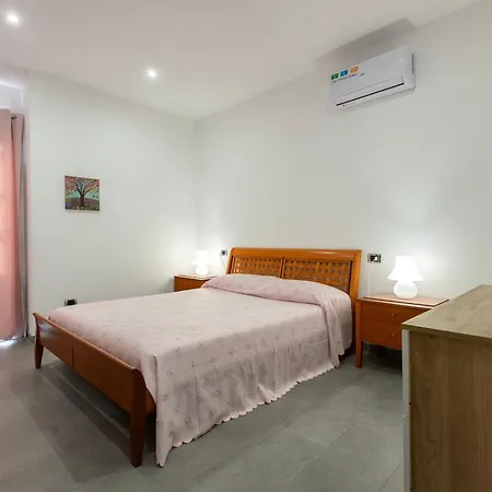 Дом отдыха Emmeci House Альгеро