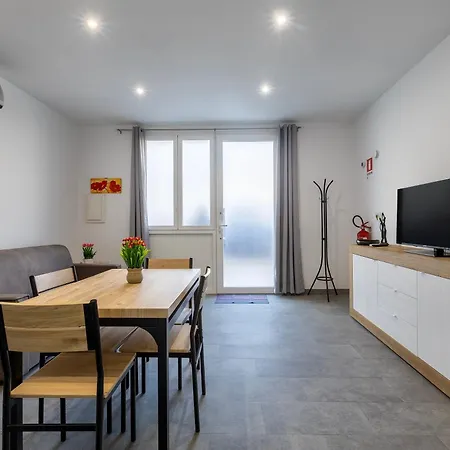 Emmeci House Дом отдыха *