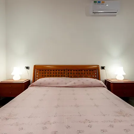 Emmeci House Дом отдыха Альгеро